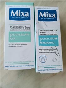 Abbildung: Unbenutzt.Anti-Unreinheiten mattierende Gel-Creme und Serum 