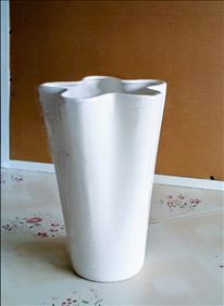 Abbildung: Weiße Vase