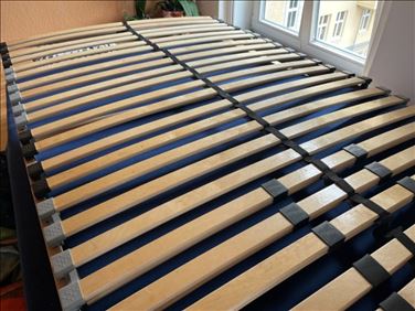 Abbildung: Lattenrost 100 x 220 cm, Kopfteil verstellbar, teilbar