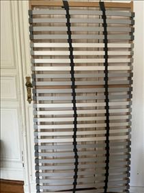 Abbildung: RESERVIERT: Lattenrost 90x200 cm zu verschenken