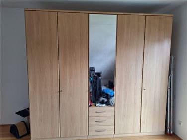 Abbildung: Schrank zu verschenken 