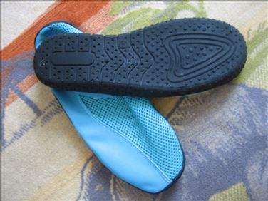 Abbildung: Aqua-Schuhe Gr. 40, neuw.