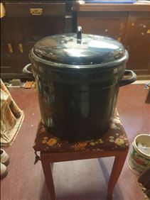 Abbildung: Einwecktopf (Suppentopf/Marmeladentopf) schwarz  30 Liter