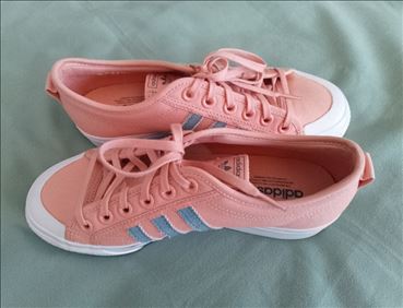 Abbildung: Adidas Nizza Damen Sneakers