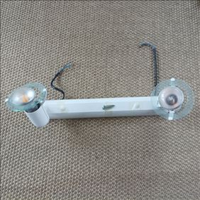 Abbildung: Lampe mit Glühbirnen 
