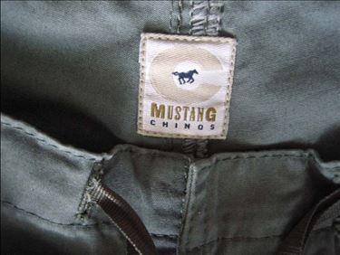 Abbildung: Mustang Hose Gr. 34, Chino, gepflegter Zustand