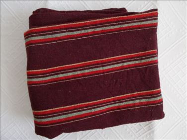 Abbildung: Tausche tadellose Tagesdecke für Einzelbett 265x130 cm