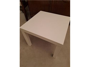 Abbildung: Ikea LACK Tisch (55 x 55 x 45 cm)