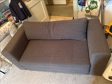 Abbildung: 2-Sitzer-Schlafsofa – dunkelgrau