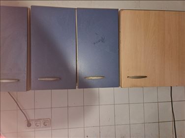 Abbildung: Verschenke 4 küchenschrank /Wandschränke 
