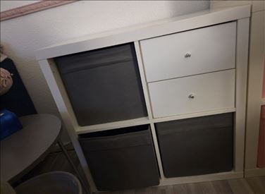 Abbildung: Ikea Kalax Regal 4 mit Schubläden