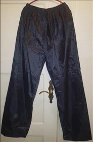 Abbildung: Regenhose zum Drüberziehen - Mofa,Fahrrad,Motorrad?Arbeit?